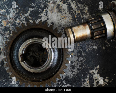 Nahaufnahme der Zahnräder auf Rustick Hintergrund Stockfoto