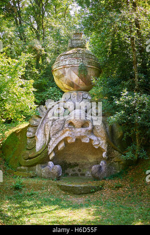 Statue des Leiters der Proteus, Sohn des Neptun, der Welt und Schloss auf seinen Kopf Symolises die Burg der Orsini und seine Herrschaft über Stockfoto