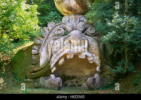 Statue des Leiters der Proteus, Sohn des Neptun, der Welt und Schloss auf seinen Kopf Symolises die Burg der Orsini und seine Herrschaft über Stockfoto