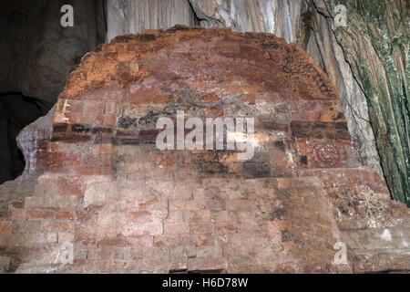 Ziegelstruktur, 7. Jahrhundert, Innere, Phnom Chhnork, Hindu-Höhlentempel, Kampot-Provinz, Kambodscha Stockfoto