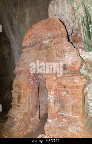 Ziegelstruktur, 7. Jahrhundert, Innere, Phnom Chhnork, Hindu-Höhlentempel, Kampot-Provinz, Kambodscha Stockfoto