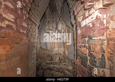 Ziegelstruktur, 7. Jahrhundert, Innere, Phnom Chhnork, Hindu-Höhlentempel, Kampot-Provinz, Kambodscha Stockfoto