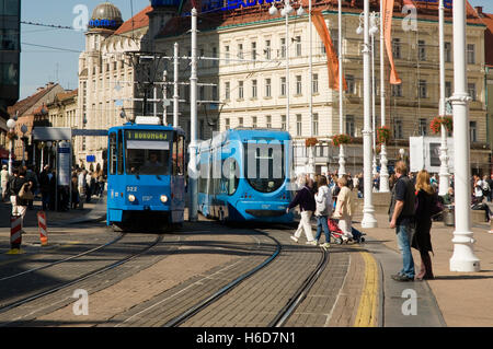 Europa, Kroatien, Zagreb, modernen Straßenbahnen im Zentrum der Stadt Stockfoto