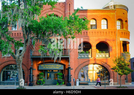 Savannah College of Art und Design Pötter Hall ist eine romanische Revival Stil Struktur im historischen Savannah, GA Stockfoto