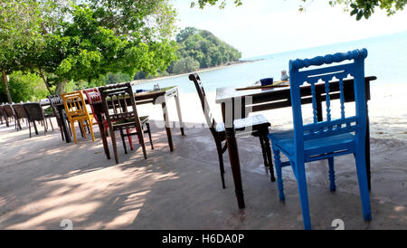 Das Resort Restaurant Gartenmöbel Holz Tisch Stockfoto