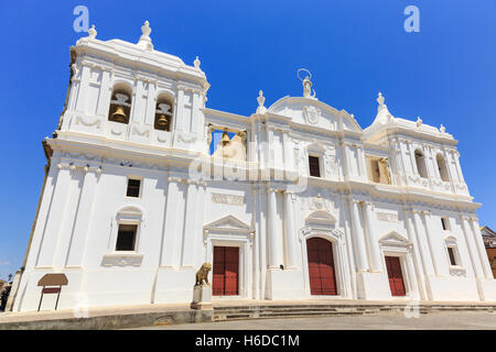 León, Nicaragua. Catedral De La Ascunción de María (Maria-Himmelfahrt-Kathedrale) Stockfoto