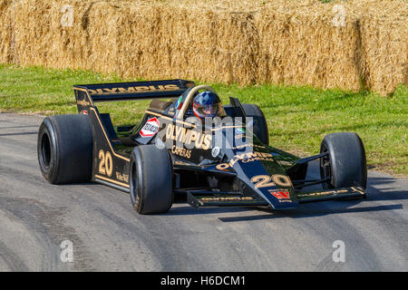 Wolf-Cosworth WR7 1979 mit Fahrer Rudolf Rami auf die 2016 Goodwood Festival of Speed, Sussex, UK. Stockfoto