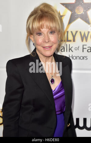 Los Angeles, USA. 25. Oktober 2016. Barbara Eden besucht die "Hollywood Walk von Fame ehrt" Veranstaltung am Taglyan Komplex am 25. Oktober 2016 in Los Angeles, Kalifornien | Verwendung Weltweit/Picture Alliance © Dpa/Alamy Live-Nachrichten Stockfoto