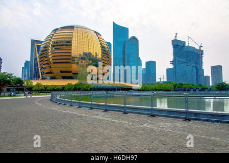 Hangzhou, Hangzhou, China. 23. Sep, 2016. Hangzhou, CHINA-September 23 2016: (nur zur redaktionellen Verwendung. CHINA aus) Hangzhou International Convention Center in Hangzhou, Hauptstadt der ostchinesischen Provinz Zhejiang, 23. September 2016. Hangzhou International Convention Center war einer der Austragungsorte der G20-Gipfel 2016 in Hangzhou. © SIPA Asien/ZUMA Draht/Alamy Live-Nachrichten Stockfoto