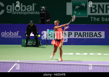 Hallenstadion Singapur, Singapur. 27. Oktober 2016. BNP Paribas WTA Finale Frauen Tennisverband. Amerikanische Spieler Madison Keys spielt ihr dritten Round-Robin-Match gegen deutsche Tennisspielerin Angelique Kerber Credit: Yan Lerval/Alamy Live News Stockfoto