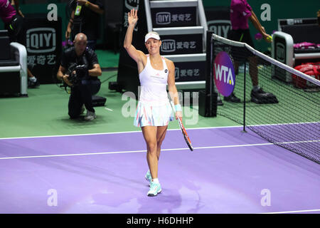 Hallenstadion Singapur, Singapur. 27. Oktober 2016. BNP Paribas WTA Finale Frauen Tennisverband. Deutsche Tennisspielerin Angelique Kerber spielt ihr dritten Round-Robin-Match gegen amerikanische Spieler Madison Keys Credit: Yan Lerval/Alamy Live News Stockfoto