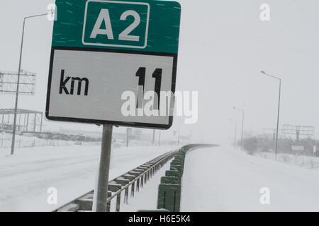 Autobahn A2, 17. Januar 2016 Rumänien: Autobahn A2, die kommerzielle Hauptroute verbindet Bukarest zu den Schwarzmeerhafen Stockfoto