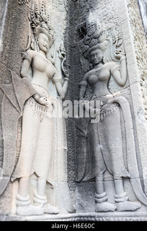 Schnitzwerk der weiblichen Aspara aka Apsaras, Angkor Wat, Kambodscha Stockfoto