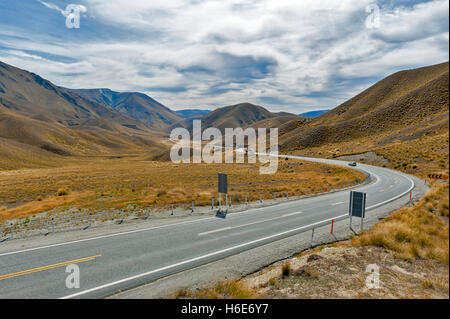 Lindis Pass am State Highway 8, Südinsel von Neuseeland Stockfoto