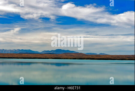 Lake Pukaki Tasman River gespeist wird von Tasman und Hooker Gletscher, in der Nähe von Aoraki / Mount Cook, Neuseeland Stockfoto