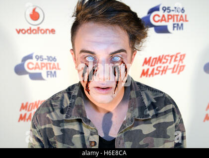 Capital FM Moderator Roman Kemp bei Capital FM Monster Mash Up mit Vodafone an Mountford Hall, Liverpool Guild of Students, Liverpool. Stockfoto