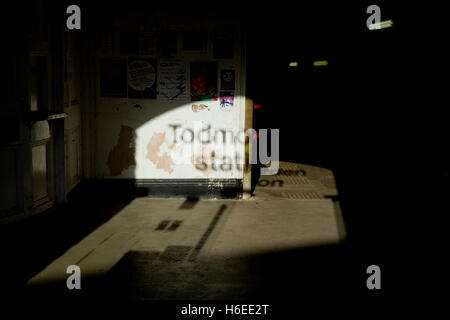 Schatten in Todmorden Bahnhof Stockfoto