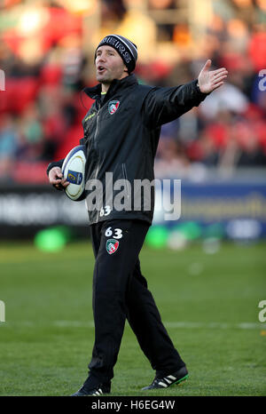 Leicester Tigers Trainer Aaron Mauger während der European Champions Cup, einem Pool, passen an der Welford Road, Leicester. Stockfoto