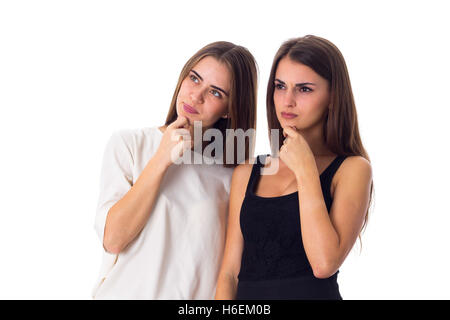 Zwei junge Frau auf der Suche auf etwas Stockfoto