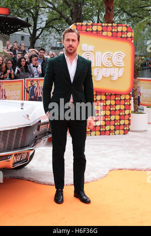 Ryan Gosling besucht die netten Jungs - UK Filmpremiere Odeon Leicester Square in London Stockfoto