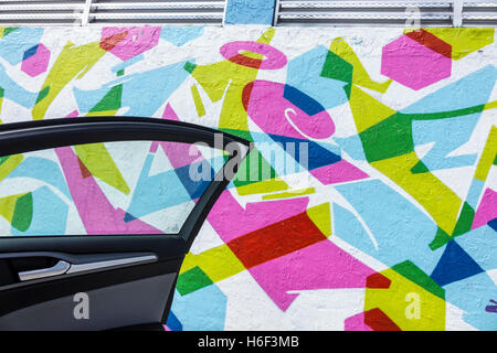 Miami Florida, Wynwood Art District, Wände, Wandgemälde, Besucher reisen Reisen Tour Tourismus Wahrzeichen Kultur Kultur Kultur, Urlaub Gruppe peopl Stockfoto