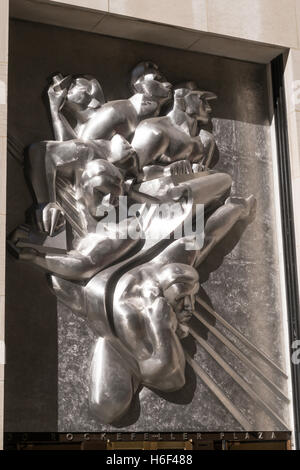 News, Edelstahl Flachrelief, Rockefeller Center, New York Stockfoto