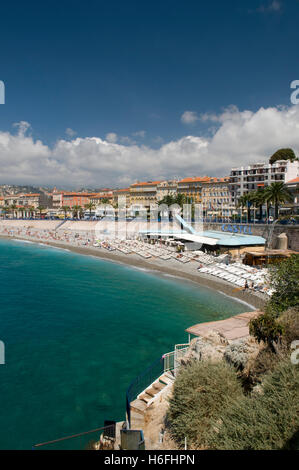 Blick auf Nizza und Strand, Nizza, Côte d ' Azur, Provence, Frankreich, Europa Stockfoto