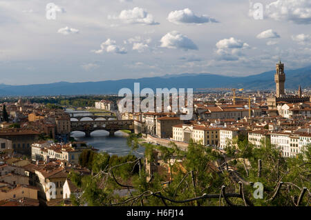Panorama der Stadt mit Rathaus Palazzo Vecchio, Blick vom Mount alle Croci, Florenz, Toskana, Italien, Europa Stockfoto