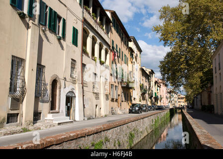 Kanal in der Altstadt, Lucca, Toskana, Italien, Europa Stockfoto