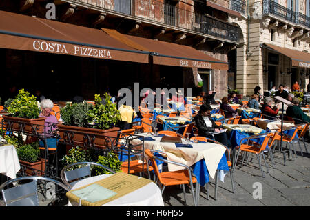Pizzeria und Restaurant am Piazza del Campo in Siena, Unesco World Heritage Site, Toskana, Italien, Europa Stockfoto
