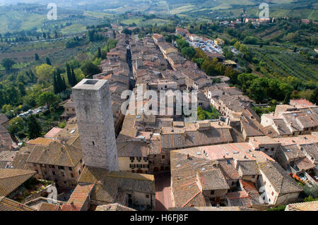 Blick auf die Stadt und die Landschaft, San Gimignano, UNESCO-Weltkulturerbe, Toskana, Italien, Europa Stockfoto
