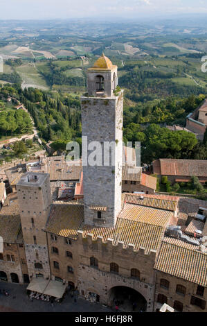 Blick auf die Stadt und die Landschaft, San Gimignano, UNESCO-Weltkulturerbe, Toskana, Italien, Europa Stockfoto