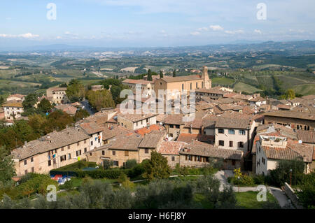 Blick auf die Stadt und die Landschaft, San Gimignano, UNESCO-Weltkulturerbe, Toskana, Italien, Europa Stockfoto