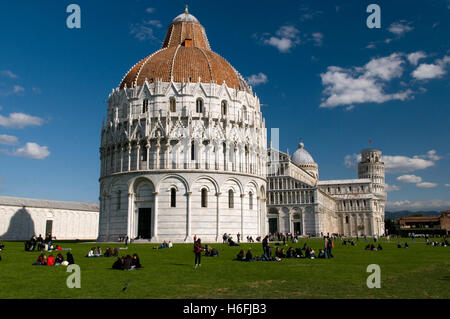 Baptisterium der Kathedrale von Santa Maria Assunta und Campanile, Baptisterium, schiefen Turm, UNESCO-Welterbe, Pisa, Toskana Stockfoto