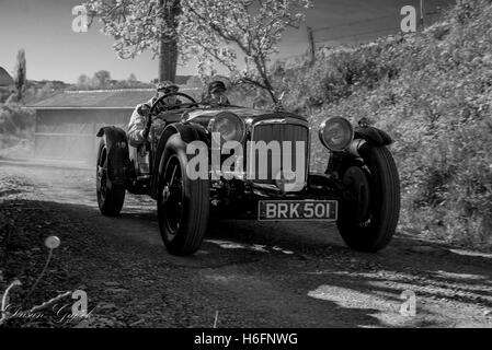 Brücke über die Drau mit einem Brunnen Stockfoto