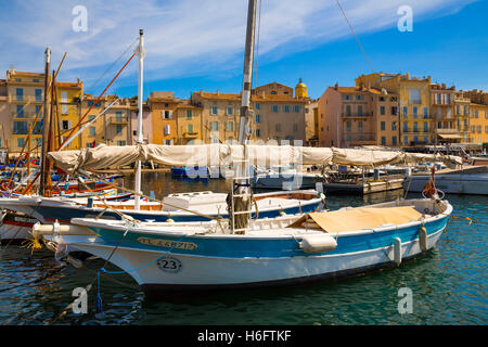 Angelboote/Fischerboote im Hafen, Marina, alten Hafen. Dorf von Saint Tropez. Departement Var, Provence-Alpes-Cote d ' Azur. Französisch Stockfoto