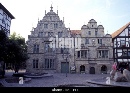 Deutschland, Niedersachsen, Rinteln, das Rathaus am Marktplatz. Stockfoto