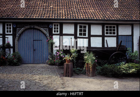 Deutschland, Niedersachsen, Rinteln, Fachwerk Gebäude auf der Burg Schaumburg. Stockfoto