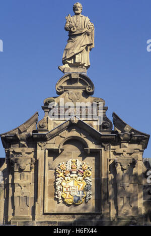 Deutschland, Trier, Abbildung auf dem Portal des ehemaligen Kurfürstlichen Schlosses. Stockfoto