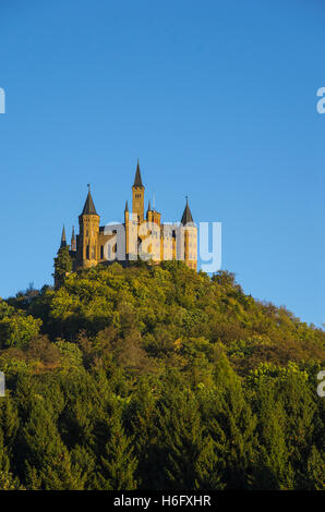 Burg Hohenzollern-Burg im Abendlicht, Hechingen, Baden-Wurttemberg, Deutschland. Stockfoto