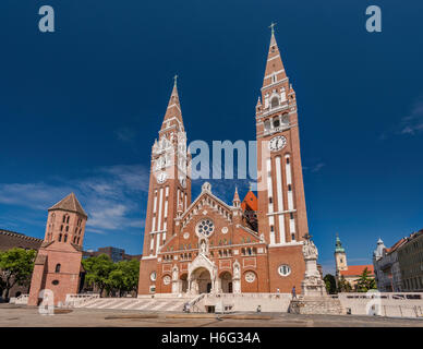 Kathedrale, 1930, Neo-romanischen Stil, Saint Demetrius Turm 12. Jahrhundert, Romanik, in Szeged, Ungarn Stockfoto