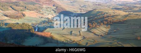 Weiten Blick über die hügelige Landschaft von Wharfedale gesehen vom Gipfel des Simons Sitz, Yorkshire Dales, North Yorkshire Stockfoto