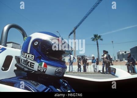 1982 World Champion Treiber Keke Rosberg Nahaufnahme in Williams Auto an 1982 US GP West, Long Beach Stockfoto