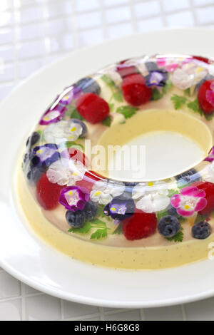 Weihnachten Kranz Bavarois, hausgemachten Gelee dessert Stockfoto