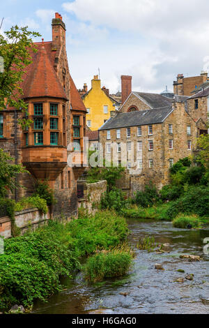 malerische Dean Village entlang des Flusses Leith in Edinburgh, Schottland Stockfoto