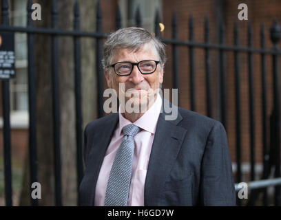 Bill Gates, Multi-Millionär, Philanthrop und Gründer von Microsoft, lohnt sich ein Besuch Nummer 11 Downing Street, London, UK Stockfoto