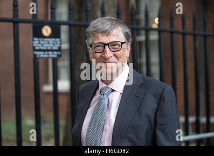 Bill Gates, Multi-Millionär, Philanthrop und Gründer von Microsoft, lohnt sich ein Besuch Nummer 11 Downing Street, London, UK Stockfoto