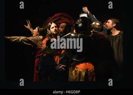 "Die Einnahme von Christi" von Michelangelo Merisi da Caravaggio, Teil der "Living Paintings" Performance von Schauspielern aus Avigliano Stockfoto