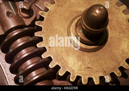 Closeup auf Machanical Zahnräder und alten industriellen Maschinenteilen Stockfoto