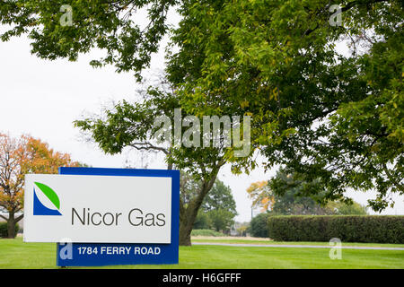 Ein Logo Zeichen außerhalb der Hauptsitz von Nicor Gas in Naperville, Illinois am 15. Oktober 2016. Stockfoto